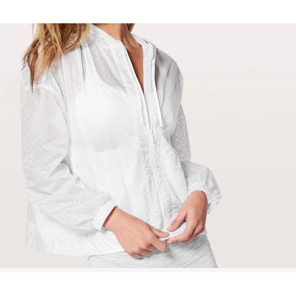 Lululemon Find Your Flock Jacket SZ 6 white drawstring Athleisure Workout - Picture 1 of 14